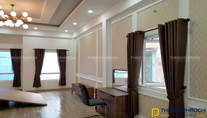 Trang Trí Tường Tân Cổ Điển Nhà Phố Quận 10